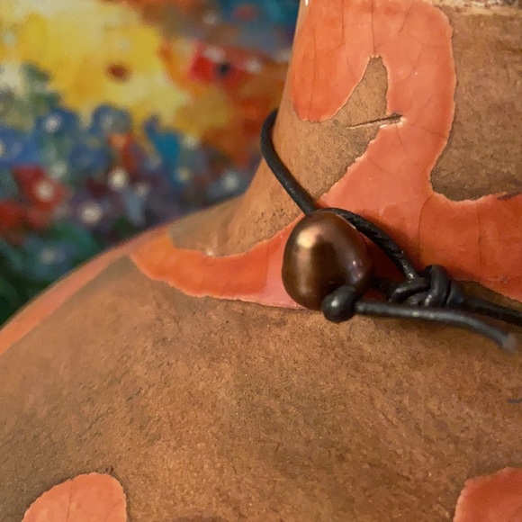 Leather and Pearl Necklace - Picture 3 of 3